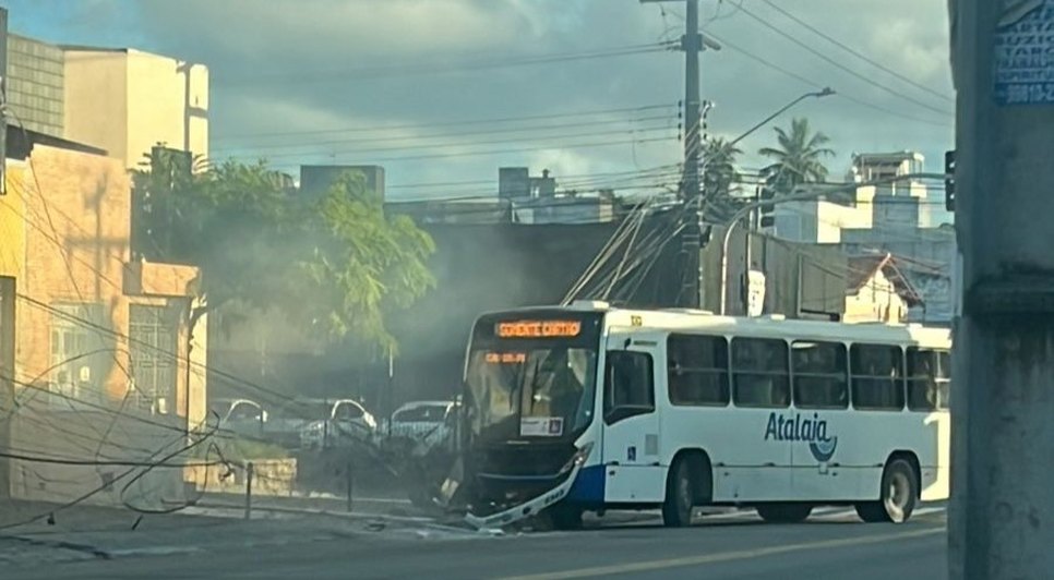 Acidente ônibus / Foto: Foto: Reprodução