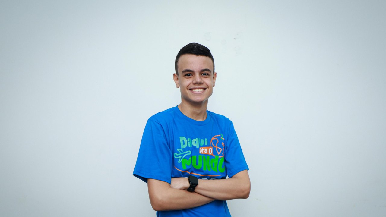 Daqui pra o Mundo: conheça os 18 estudantes de Alagoas que desembarcaram na histórica Colchester