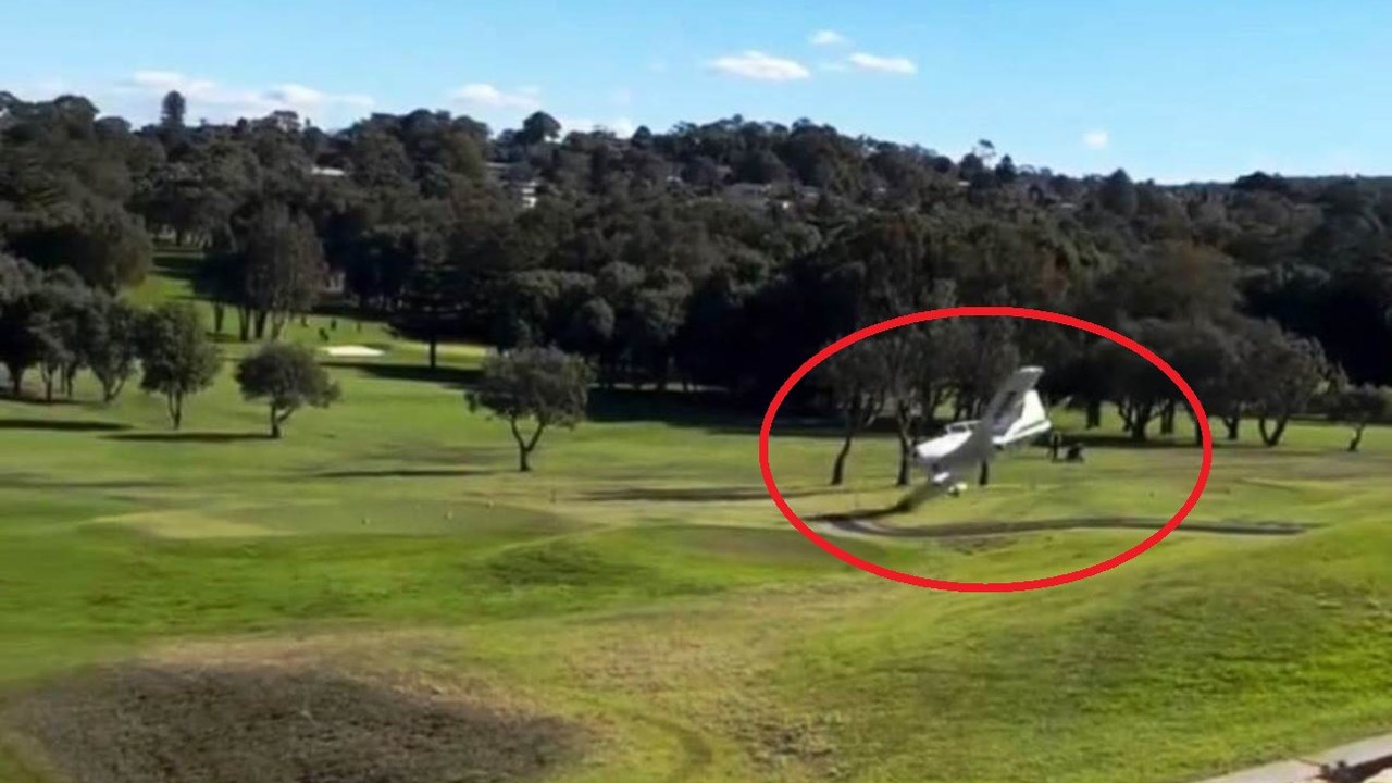 Avião faz pouso de emergência em campo de golfe na Austrália