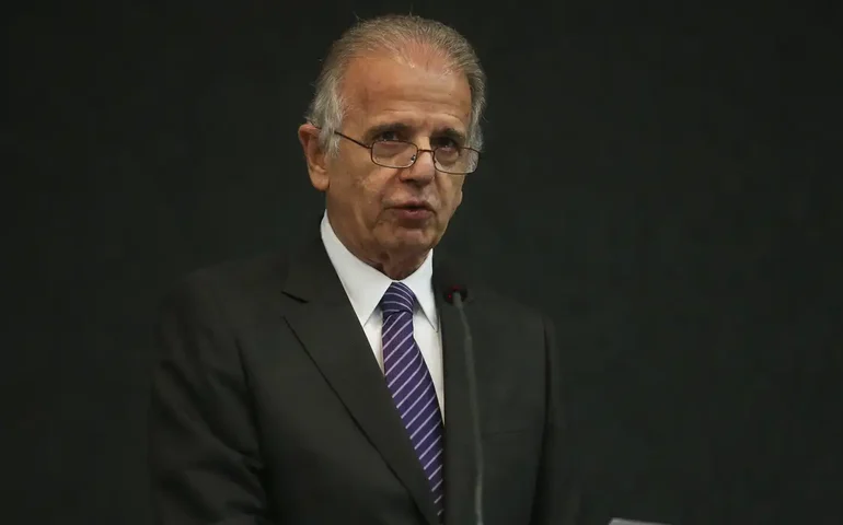 Múcio diz acreditar que projeto de lei dos militares tem boa chance de passar no Congresso