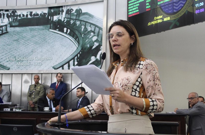 “Cada votação deve sempre olhar e apontar investimentos para e nas mulheres”, defende Jó em discurso na ALE