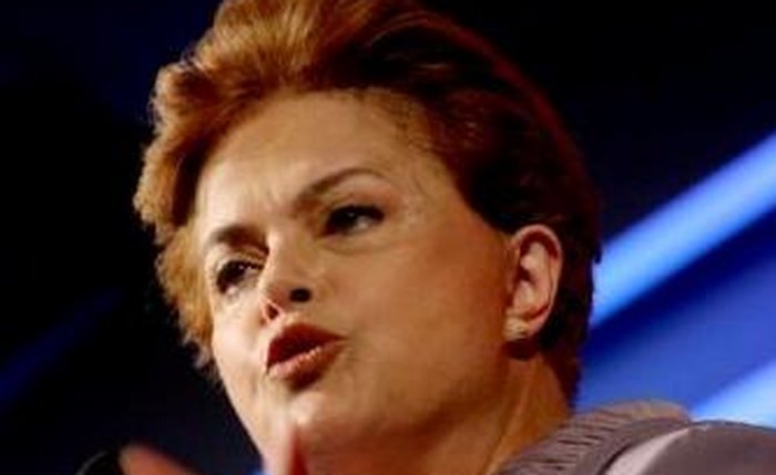 Em mensagem de final de ano, Dilma diz estar 'longe de se sentir satisfeita'