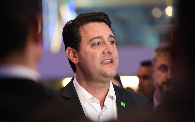 Ratinho Junior retira nome da disputa presidencial de 2026 e decide permanecer no governo do Paraná