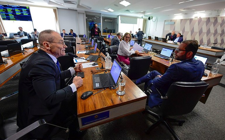 CCJ pode votar na quarta tempo maior de internação de menores infratores