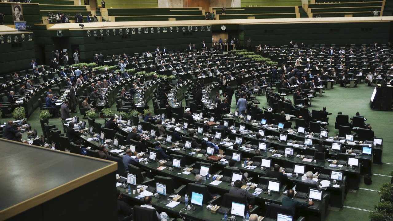 Político iraniano critica Tesouro dos EUA e pede foco nas finanças de seu país
