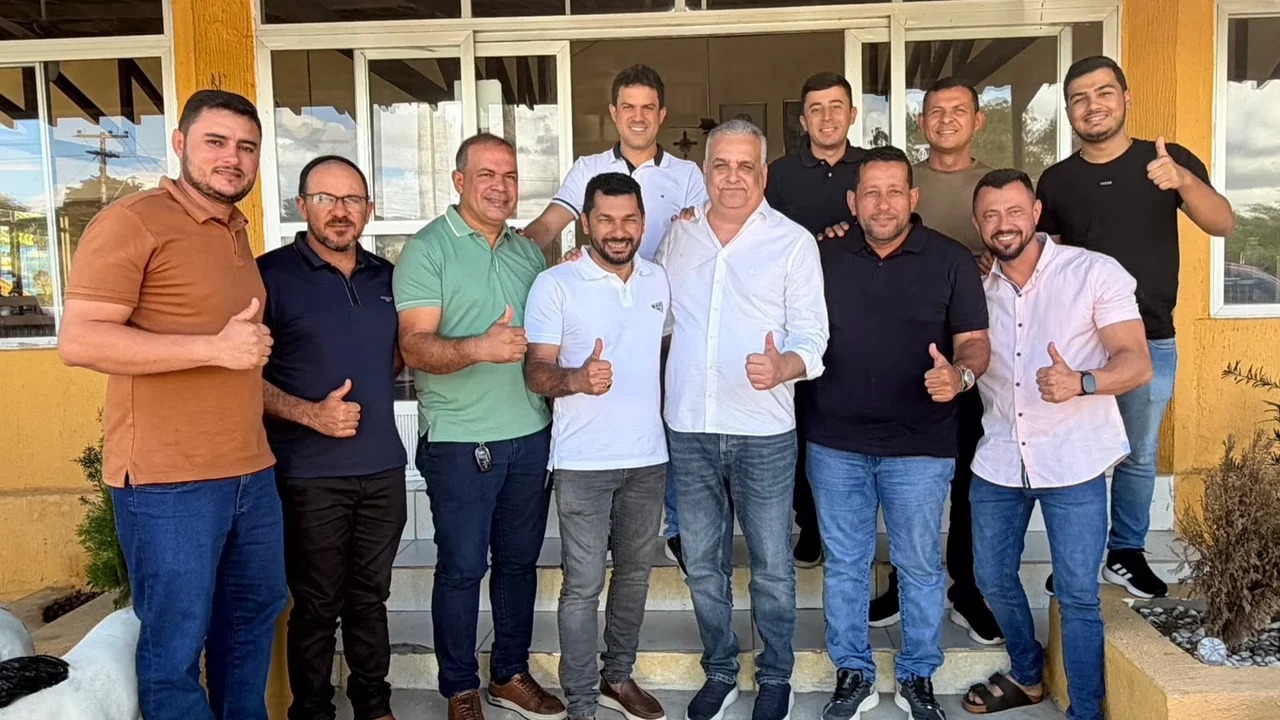 Pré-candidatura de Alfredo Gaspar ao Senado ganha força no Agreste com adesão em massa de vereadores de Feira Grande