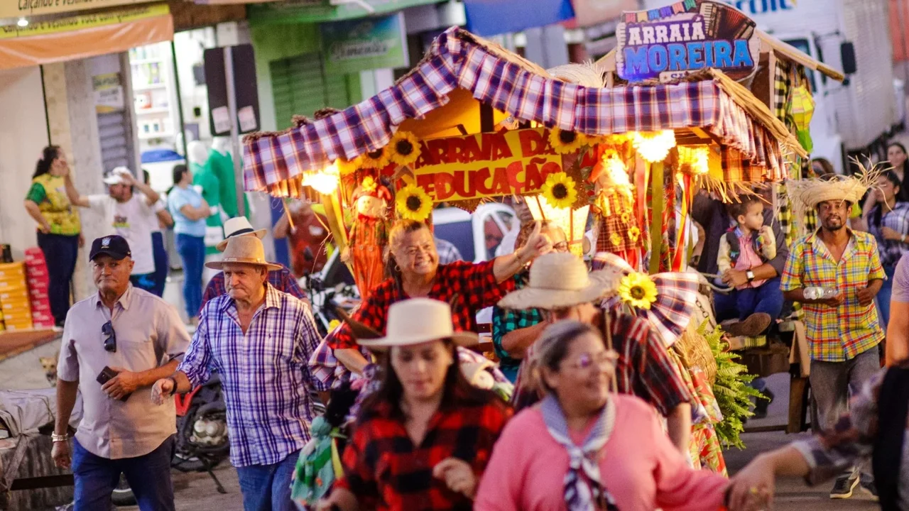 Desfile das Carroças reúne 38 escolas e celebra tradição cultural de Palmeira dos Índios