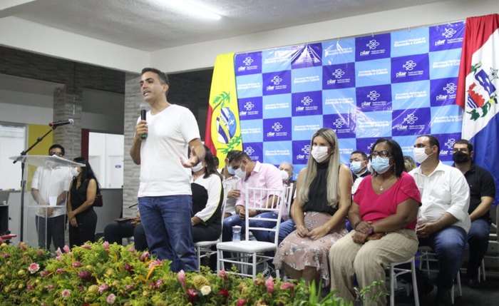 Prefeito em inauguração