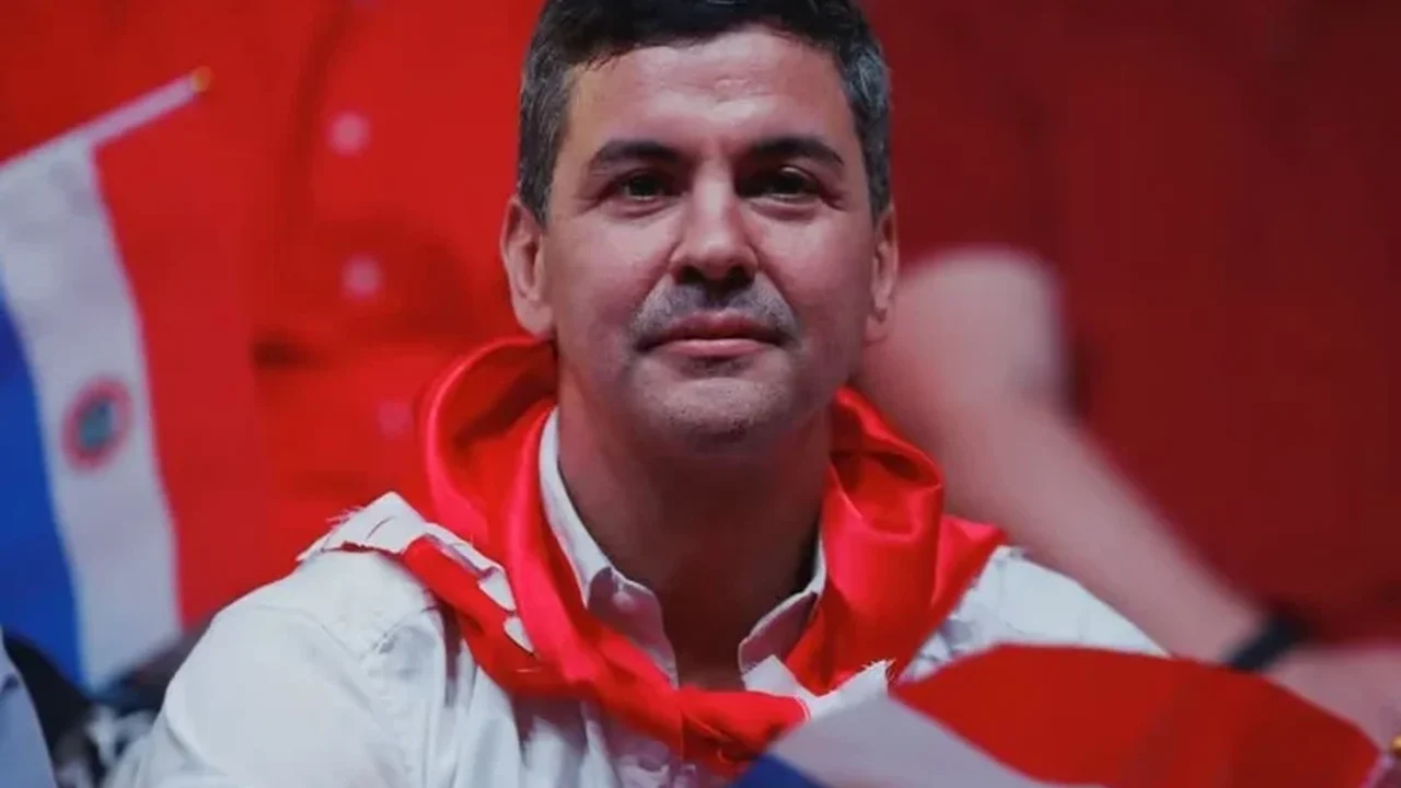 Presidente do Paraguai passa mal durante cúpula do G20 e é internado