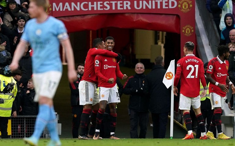 Rashford encerra jejum, United amplia tabu sobre Southampton e volta a vencer no Inglês