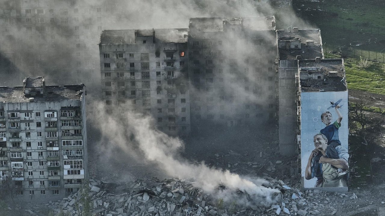 Forças Armadas da Rússia se aproximam da libertação do Donbass, afirma jornal