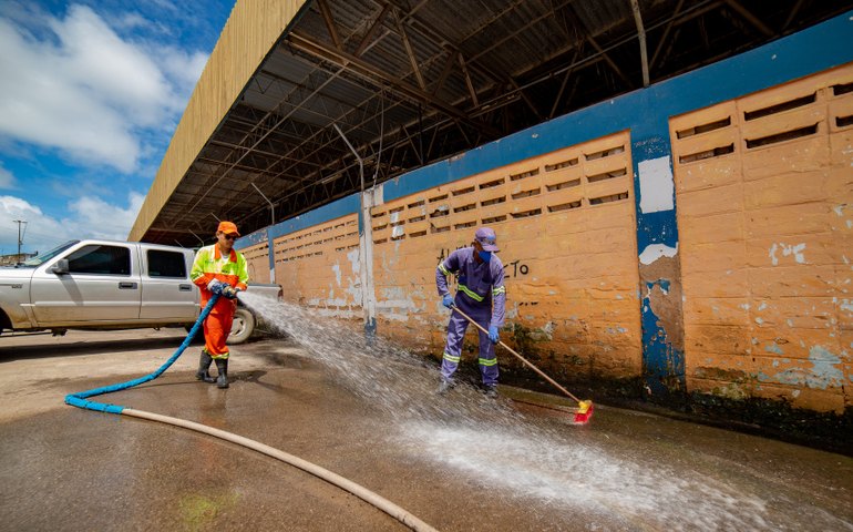 Mercado da Produção recebe serviços de reforço na limpeza e manutenção