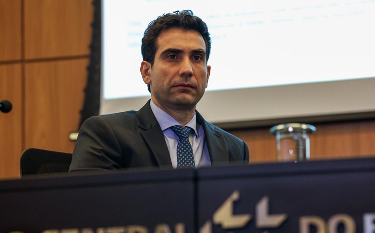 Sem flexibilização, juros não devem ficar 'abaixo de 15% até 31 de dezembro de 2025', diz economista