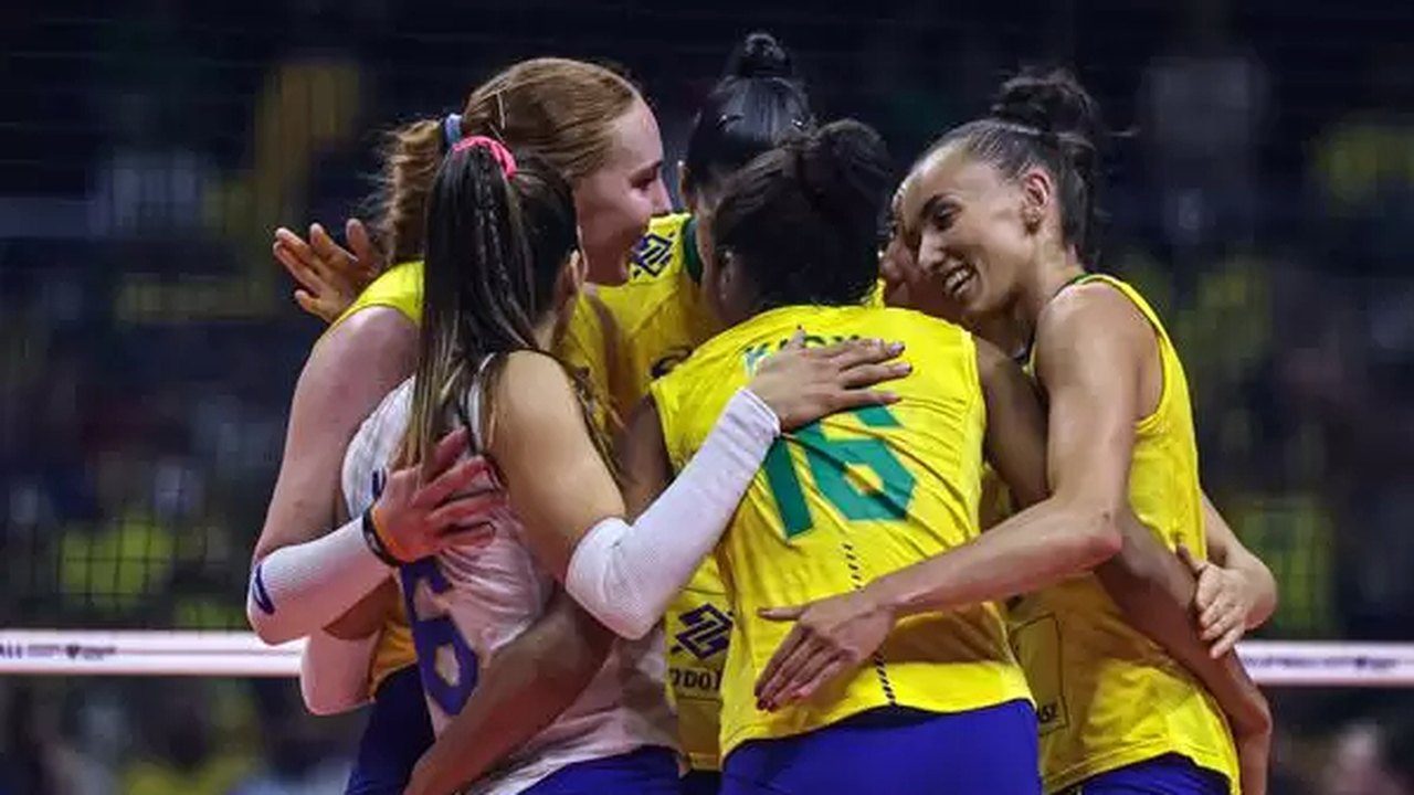 Carol e Gabi exaltam novatas da seleção após vaga na final da Liga das Nações