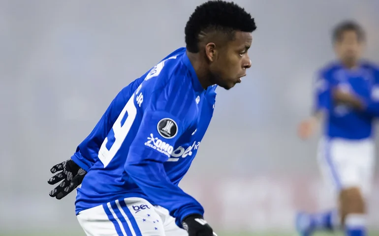 Keny Arroyo desabafa após nova expulsão pelo Cruzeiro: 'Estou ferido, mas não morto'