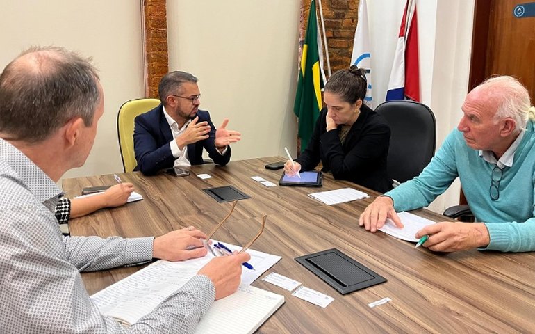 Casal recebe comitiva do Banco Mundial e dialoga sobre avanços no saneamento em Alagoas