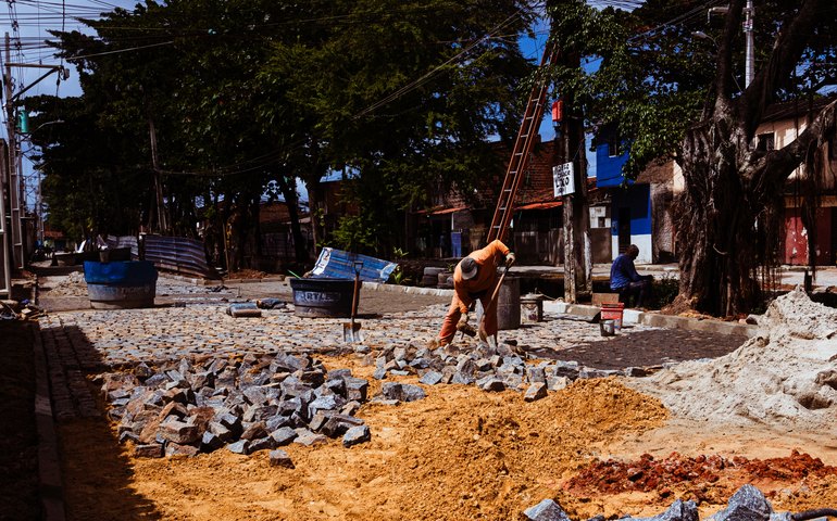 Rua do Vergel recebe pavimentação pelo Brota na Grota