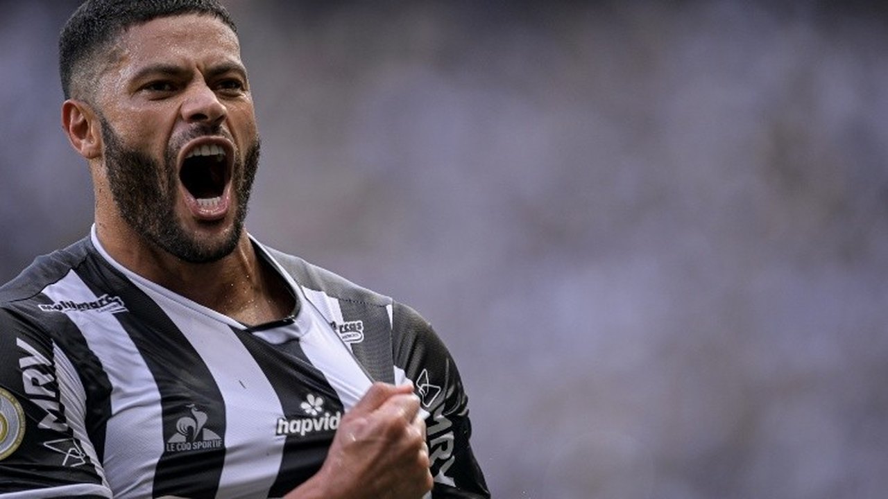 Hulk se emociona em despedida do Atlético-MG: 'Achei que não ia ter fim'; assista ao vídeo