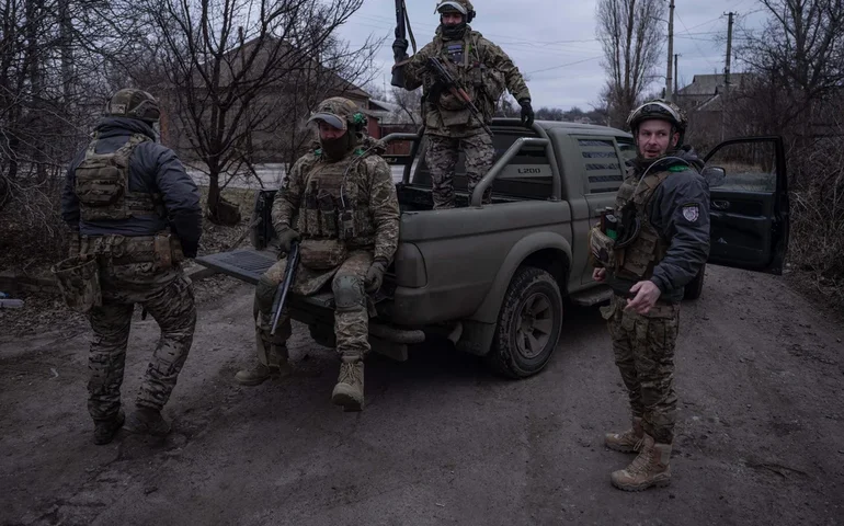 Forças ucranianas sofrem perdas de pessoal e equipamentos após ataques de drones russos