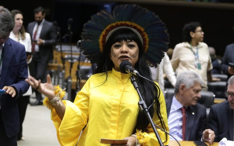 Entra em vigor lei que permite a indígenas e quilombolas sugerirem nomes de escolas