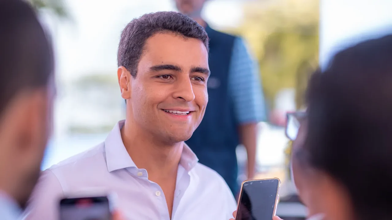 Sem oposição, JHC vai traçando o caminho da reeleição com entrega de obras em Maceió