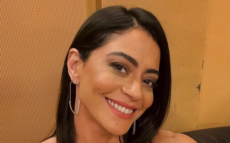 Carol Castro detona coroação de Virginia como Rainha de Bateria da Grande Rio