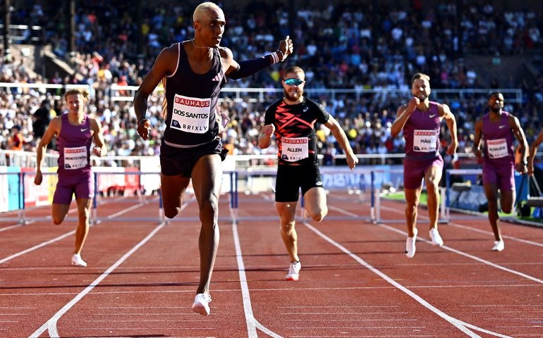 Alison dos Santos vence com sobra nos 400 m com barreiras na Suécia