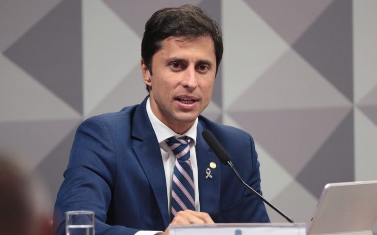 Comissão debate ampliação de centros de terapia assistida no SUS