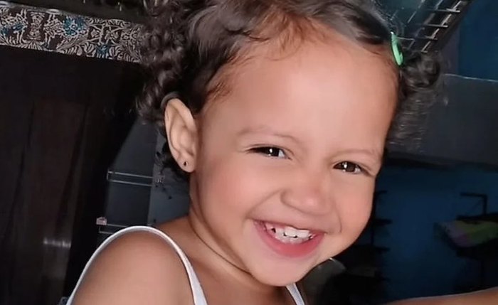 Menina Cecília Emanuelly, de dois anos, não resistiu aos ferimentos e faleceu