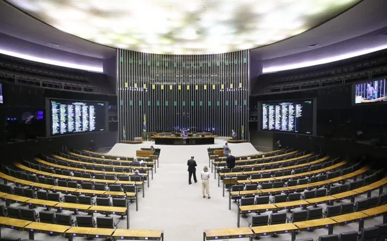 PEC da Segurança e PL Antifacção ficam para 2026; benefícios fiscais entram em pauta nesta terça