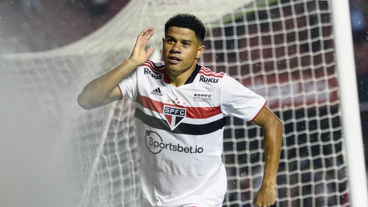 Gabriel Sara viaja à Inglaterra para assinar contrato com o Norwich