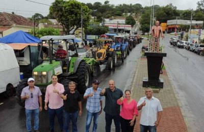 Christiane Bulhões lança Programa de Aração de Terras para beneficiar mais de 2 mil agricultores
