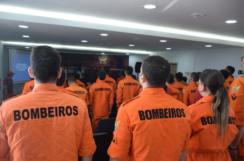 Seminário sobre saúde mental promovido pelo Corpo de Bombeiros orienta pais de crianças atípicas