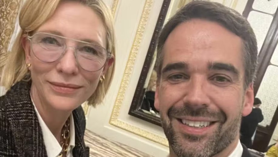 Encontro de Eduardo Leite com Cate Blanchett viraliza