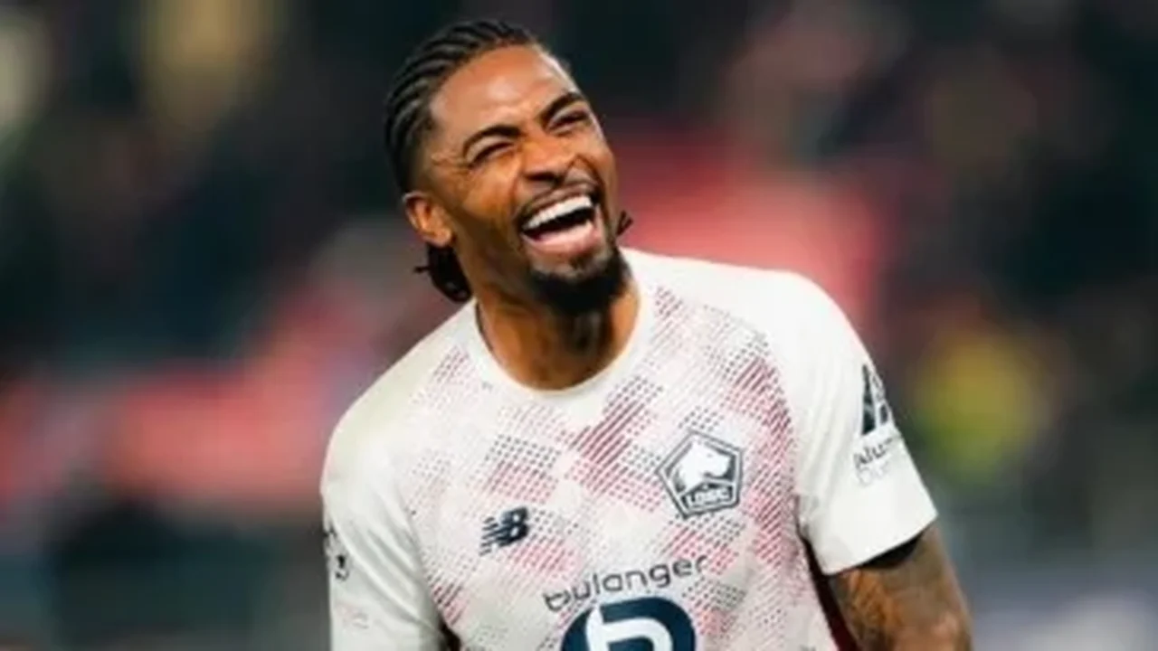Zagueiro Alexsandro vai às lágrimas após vitória do Lille e relembra lesão que o tirou da Copa