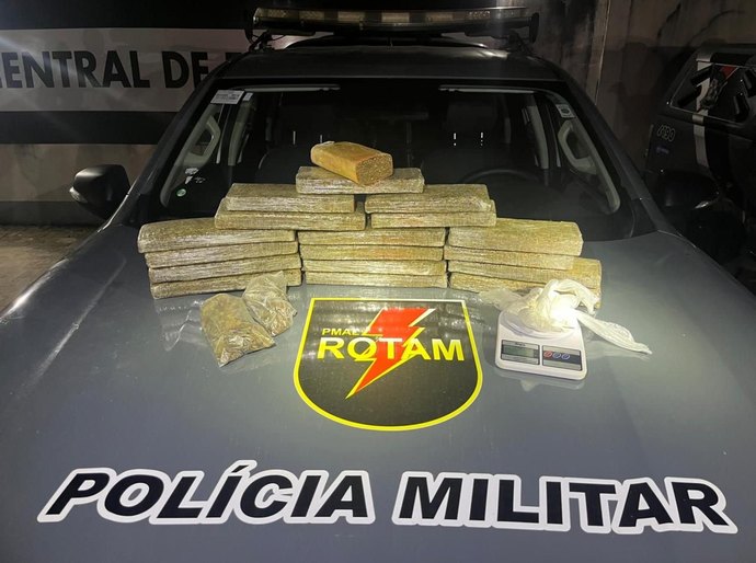 PM apreende quase 15 quilos de drogas no bairro da Levada