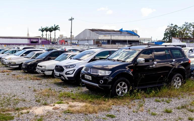 Vendas de veículos crescem 19,2% no melhor novembro em 10 anos, aponta Fenabrave