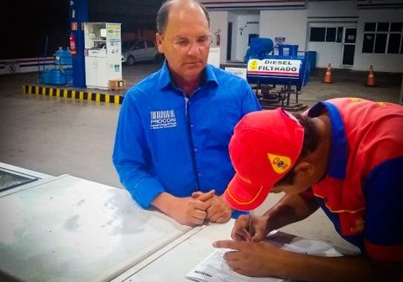 Procon fiscaliza preços de combustíveis após retorno de impostos federais