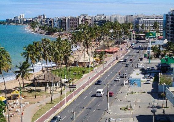 Idoso tem parada cardíaca jogando beach tennis na Jatiúca