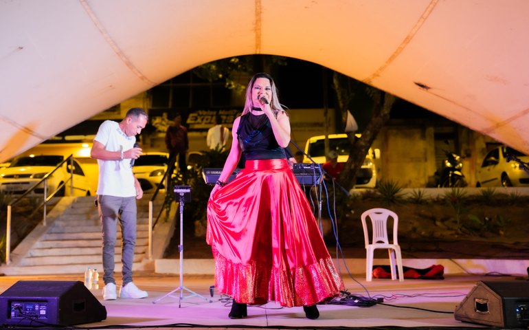 Primeira edição do Tardezinha Cultural movimenta Mercado do Artesanato e enaltece artistas arapiraquenses