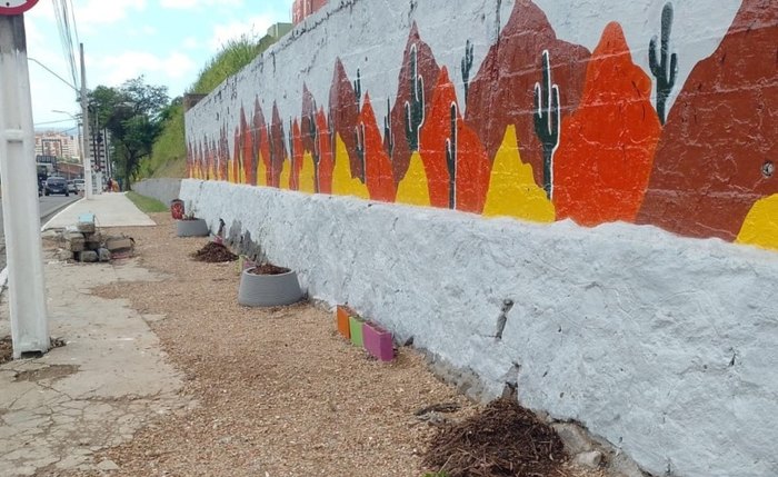 Objetos são furtados de ponto revitalizado no bairro do Jacintinho Objetos são furtados de ponto revitalizado no bairro do Jacintinho