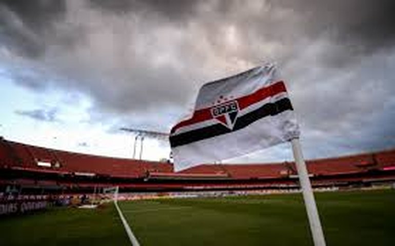 São Paulo trabalha com titulares de olho em recuperação no Brasileiro diante do Vitória