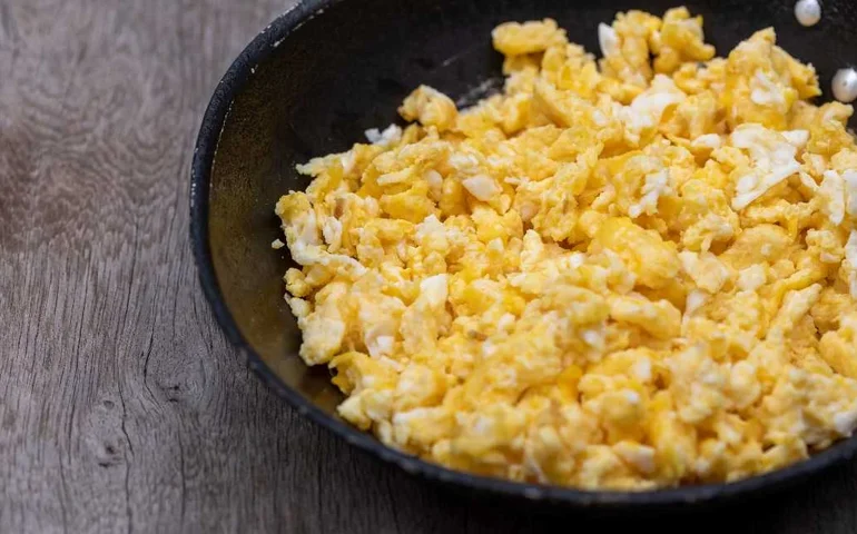 Manteiga é o segredo para ovos mexidos mais cremosos, apontam chefs