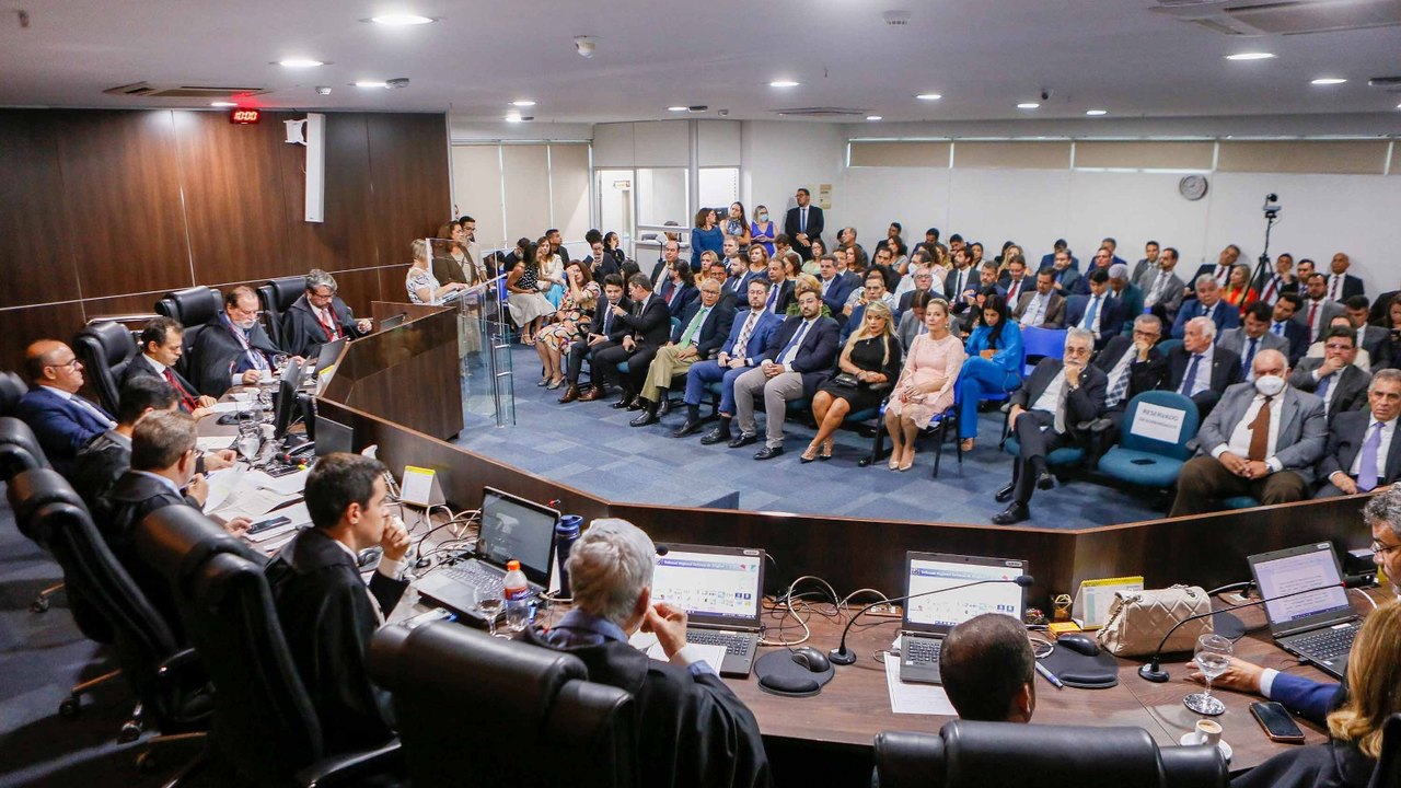 Des. Klever Loureiro toma posse como vice-presidente e corregedor do TRE