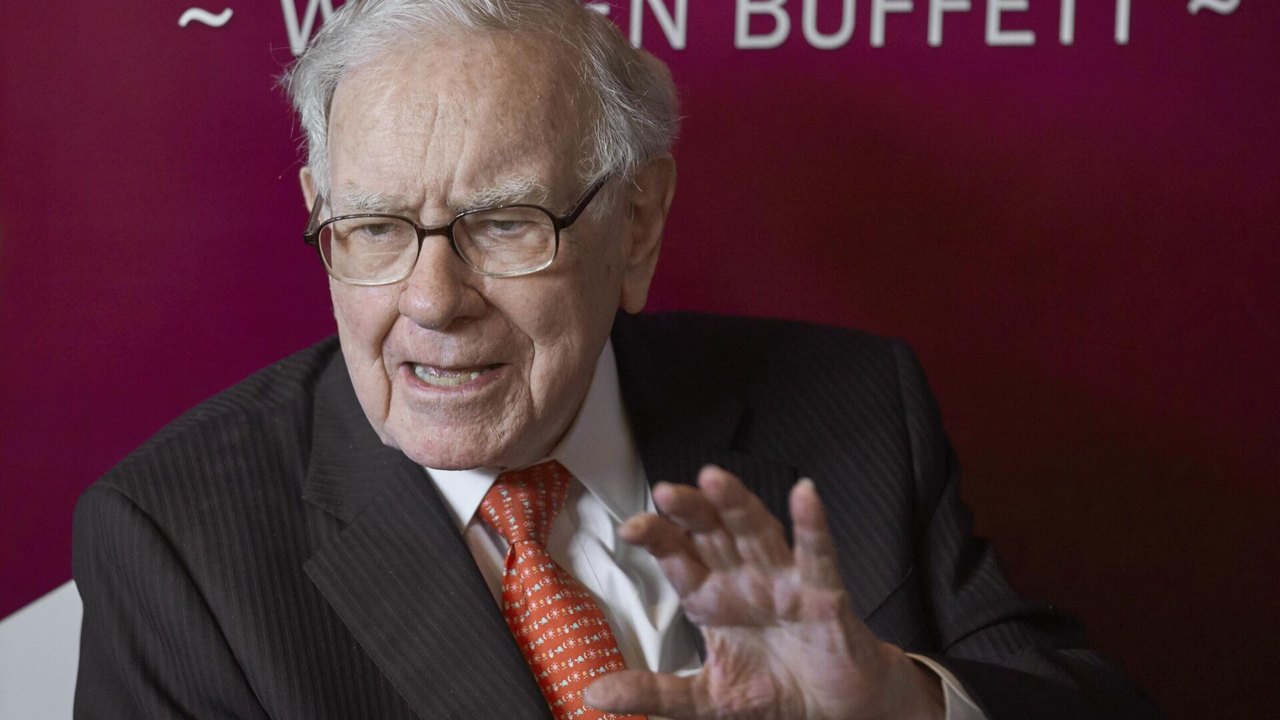 Bilionário Warren Buffett chama a introdução de tarifas dos EUA de 'ato de guerra'