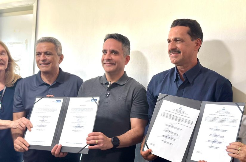 Paulo Dantas e Marlan Ferreira assinam ordens de serviço para novas obras em Limoeiro de Anadia