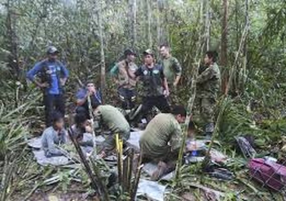 Um ano após resgate, instituto mostra fotos dos irmãos colombianos que ficaram perdidos por 40 dias na selva; veja
