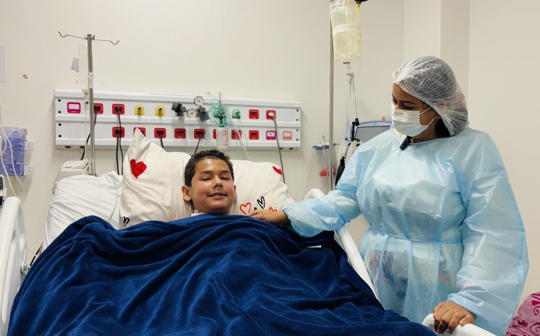 Transplante cardíaco no Hospital do Coração Alagoano renova esperança de jovem de 16 anos