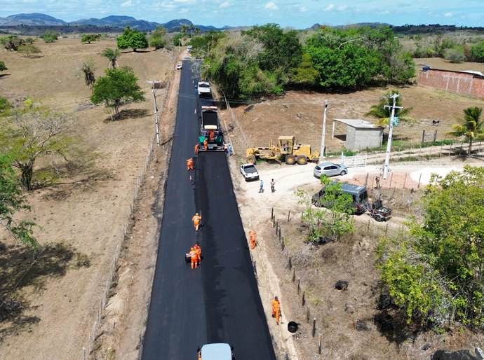 Governo de Alagoas investe na restauração da rodovia AL-115