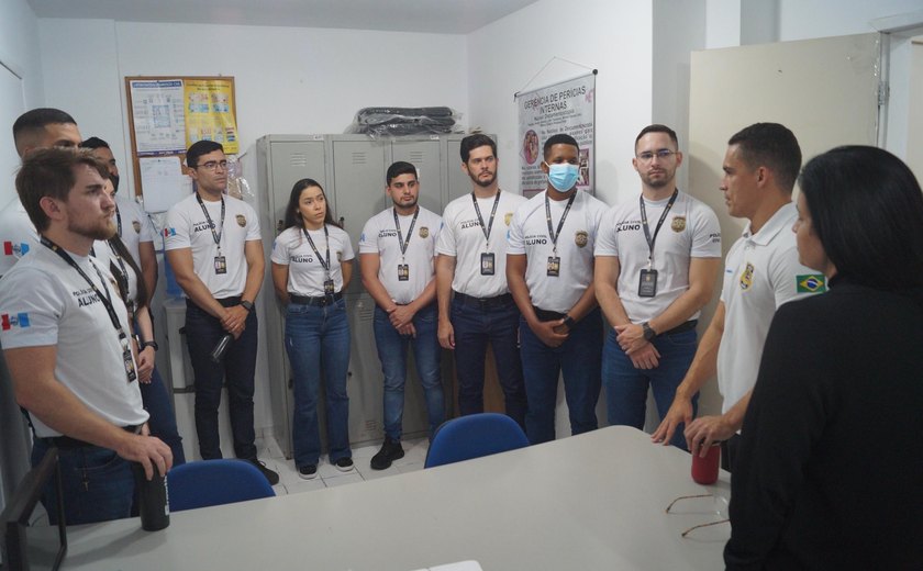 Polícia Científica recebe visita de alunos do curso de formação de delegados